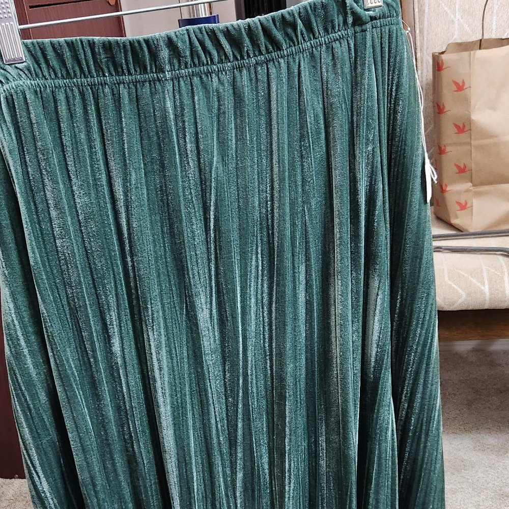 Woman Within Green Velour Skirt 1x Skirt #33